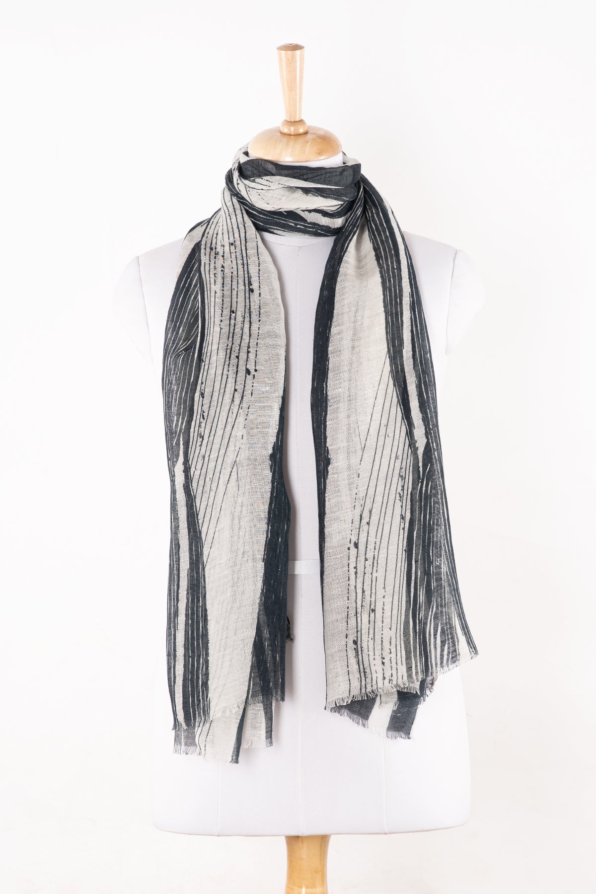 Stripy Strokes Print Linen Cotton Scarf - Black and White-1