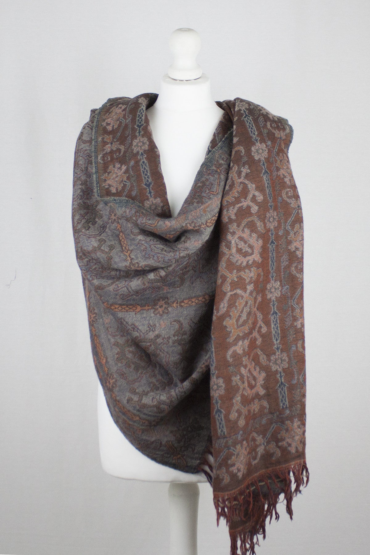 Jamdani Motif Jacquard Merino Wool Scarf - Grey Orange-4