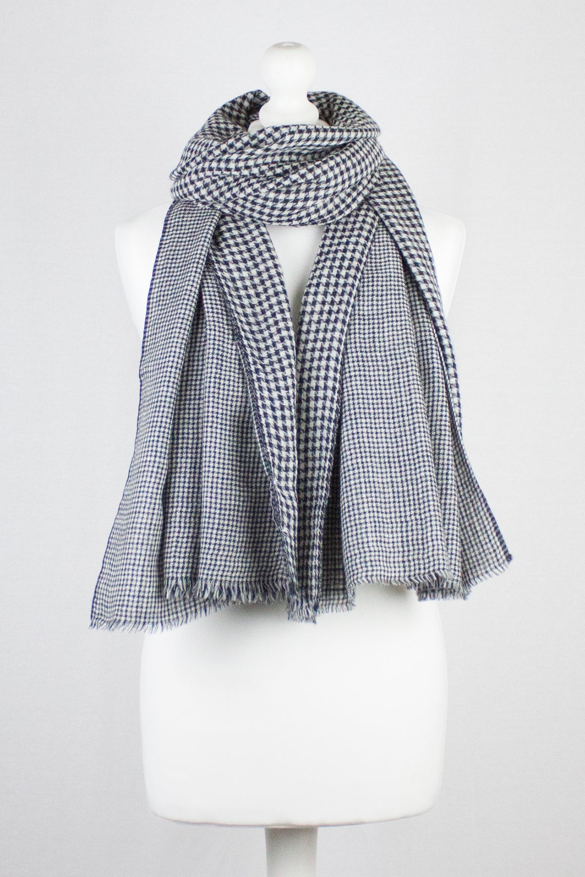 Reversible Hounds-tooth Merino Wool Scarf - White Black-0